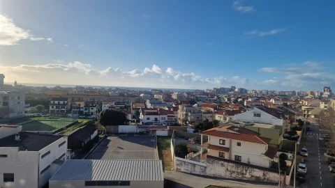Apartamento T3 para Venda em Póvoa de Varzim, Beiriz e Argivai