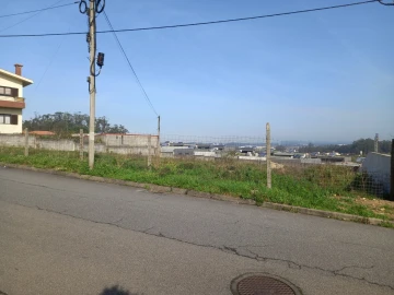 Terreno para Venda em Retorta e Tougues