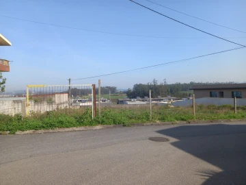 Terreno para Venda em Retorta e Tougues