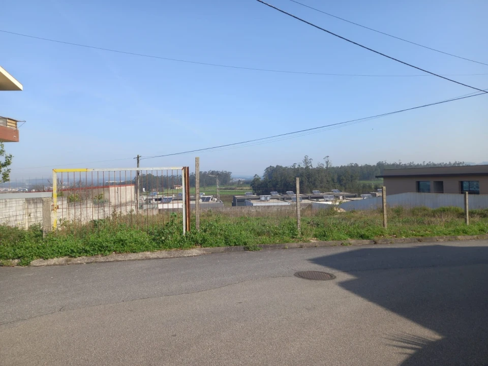 Terreno para Venda em Retorta e Tougues Foto 4