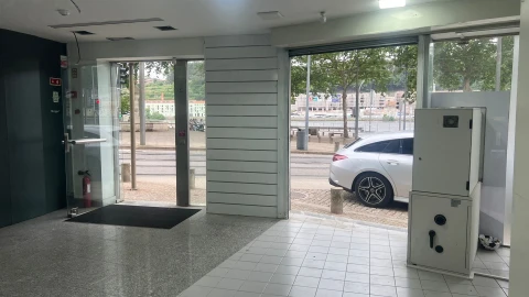 Loja para Arrendamento em Lordelo do Ouro e Massarelos