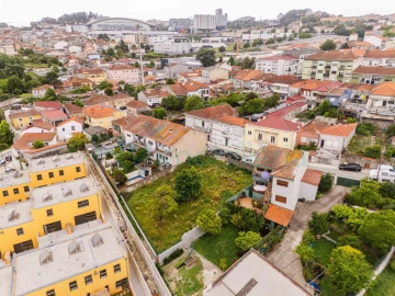 Terreno para Venda em Campanhã