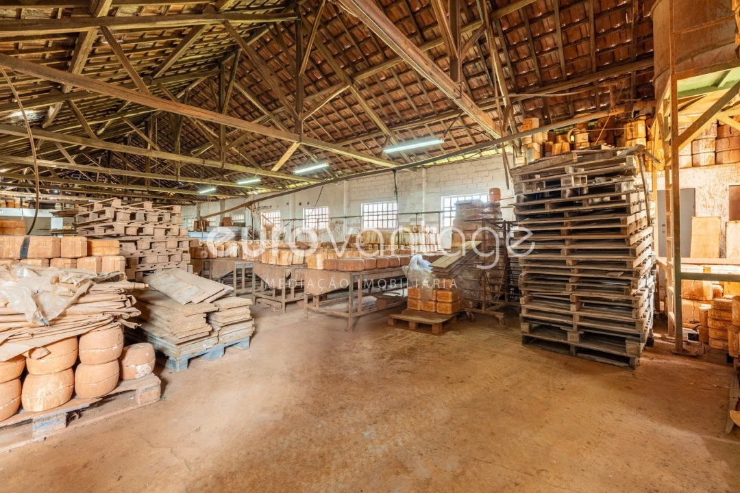 Armazém para Venda em Juncal Foto 12