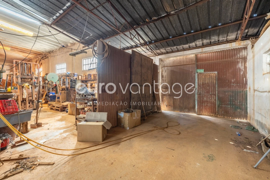 Armazém para Venda em Juncal Foto 8