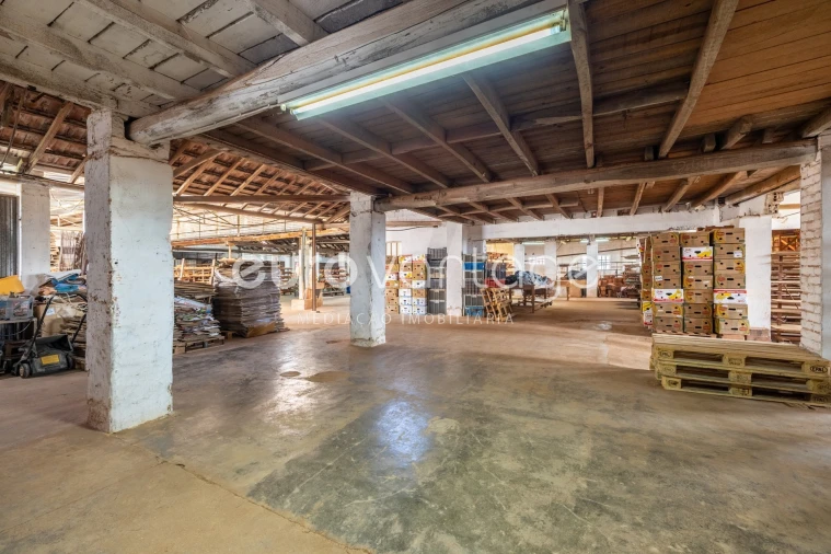 Armazém para Venda em Juncal Foto 6