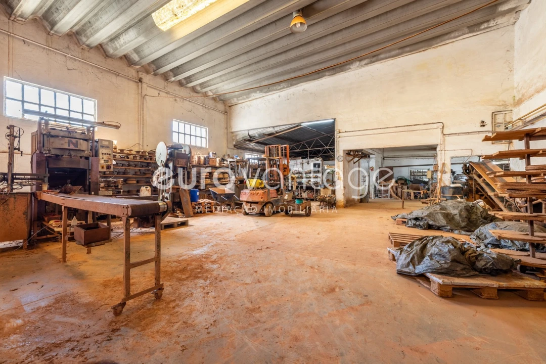 Armazém para Venda em Juncal Foto 10