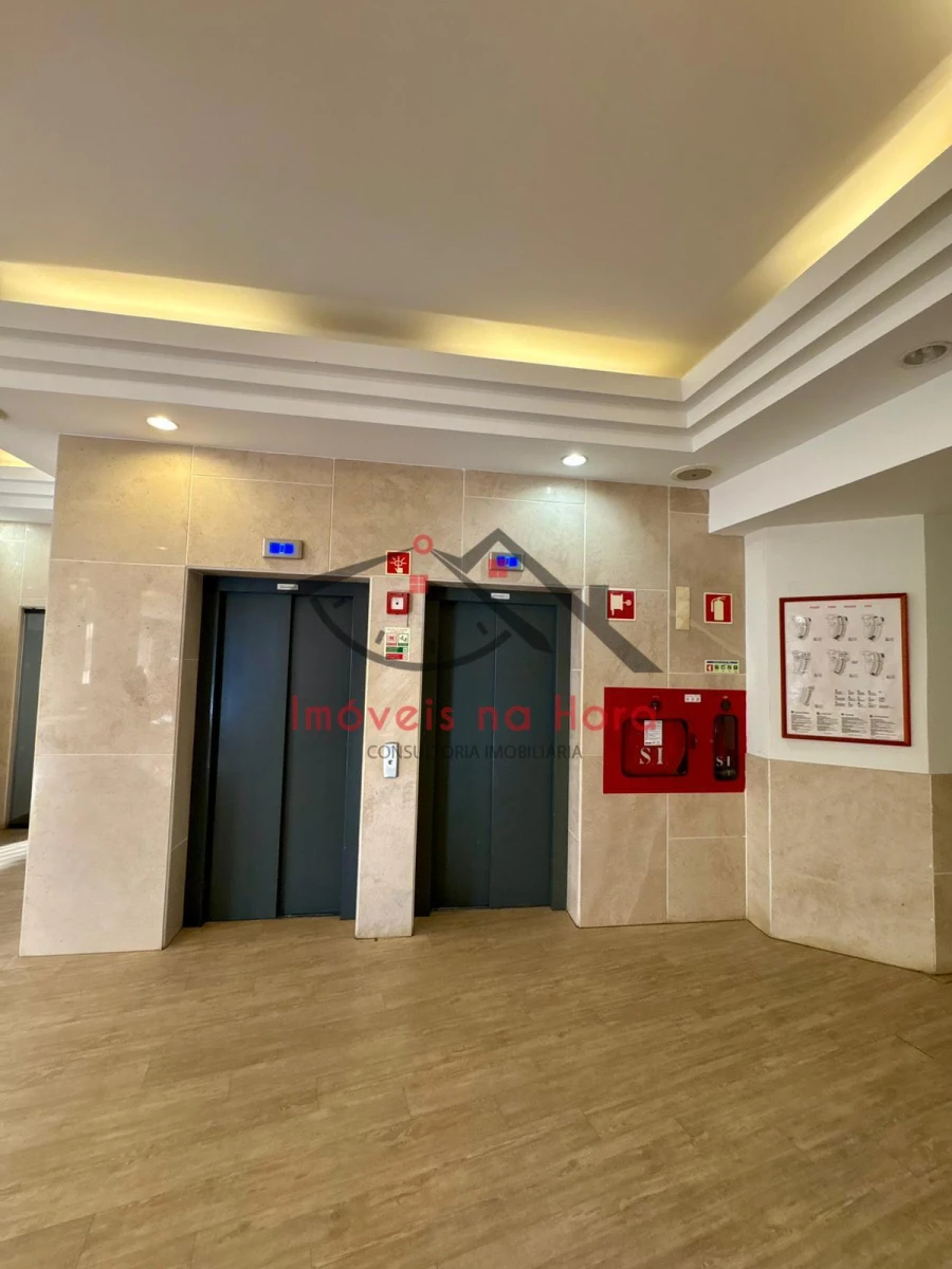 Apartamento T0 para Venda em Albufeira e Olhos de Água Foto 8