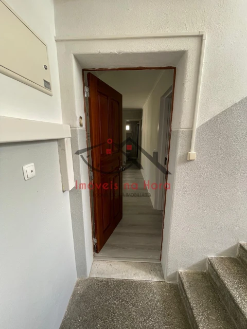 Apartamento T2 para Venda em Laranjeiro e Feijó