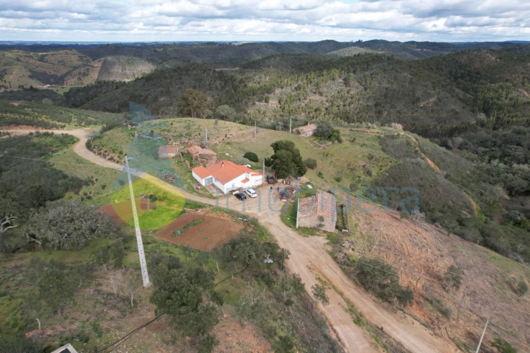 Quinta T4 para Venda em Santana da Serra Foto 1