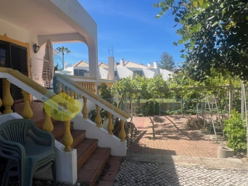 Moradia T5 para Venda em Albufeira e Olhos de Água
