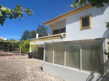Moradia T5 para Venda em Albufeira e Olhos de Água