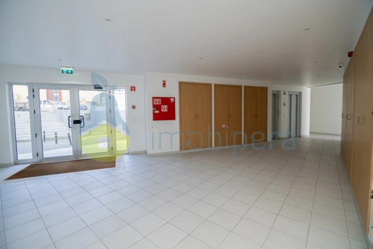 Apartamento T3 para Venda em Portimão Foto 4