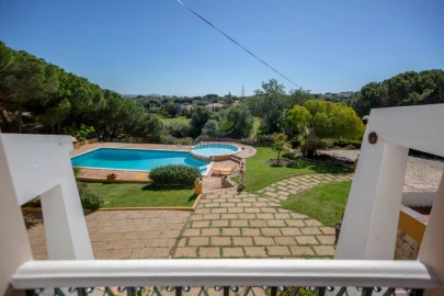 Moradia T5 para Venda em Ferreiras