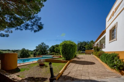 Moradia T5 para Venda em Ferreiras