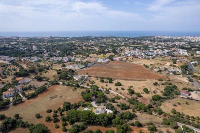 Moradia T5 para Venda em Ferreiras