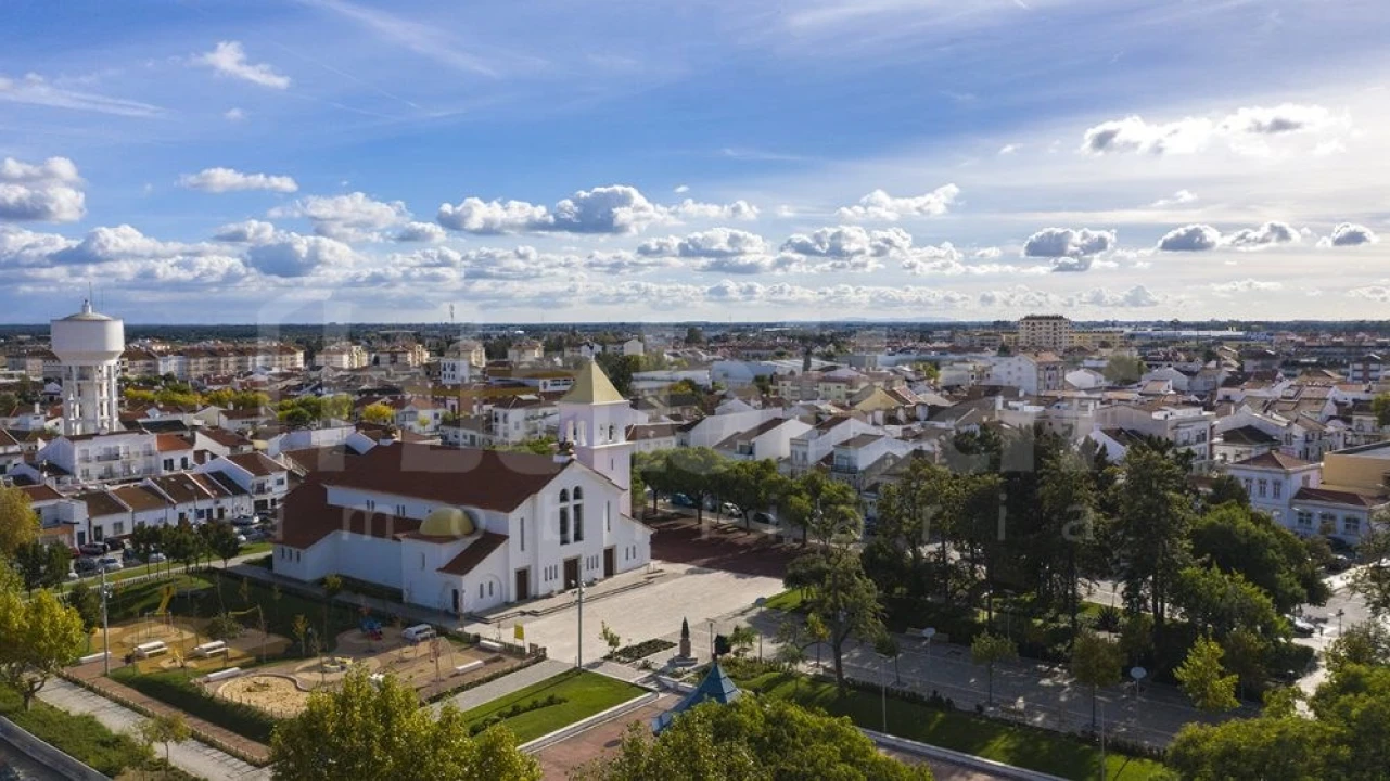 Apartamento T1 para Arrendamento em Benavente Foto 3