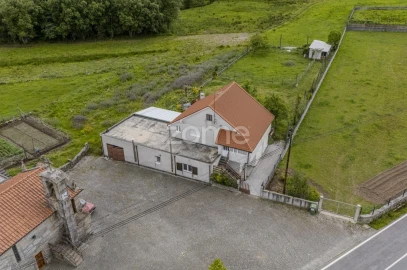 Moradia T4 para Venda em Rossas