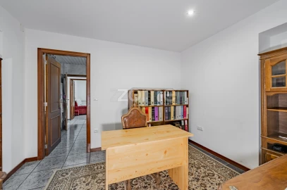 Moradia T4 para Venda em Rossas