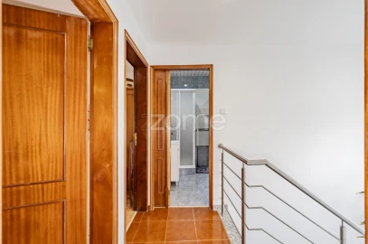 Moradia T4 para Venda em Rossas