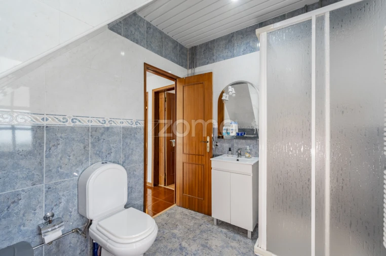Moradia T4 para Venda em Rossas Foto 22