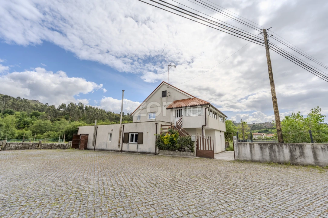 Moradia T4 para Venda em Rossas Foto 34