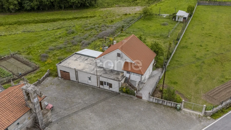 Moradia T4 para Venda em Rossas