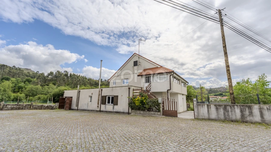 Moradia T4 para Venda em Rossas