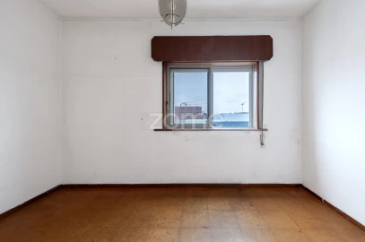 Apartamento T4 para Venda em Póvoa de Varzim, Beiriz e Argivai