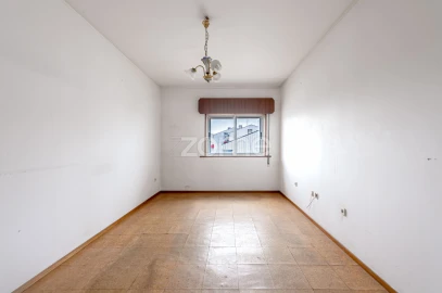 Apartamento T4 para Venda em Póvoa de Varzim, Beiriz e Argivai