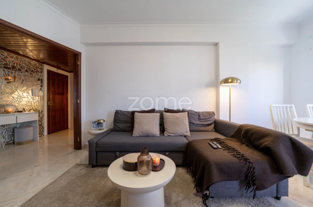 Apartamento T1 para Venda em Cacém e São Marcos Foto 1