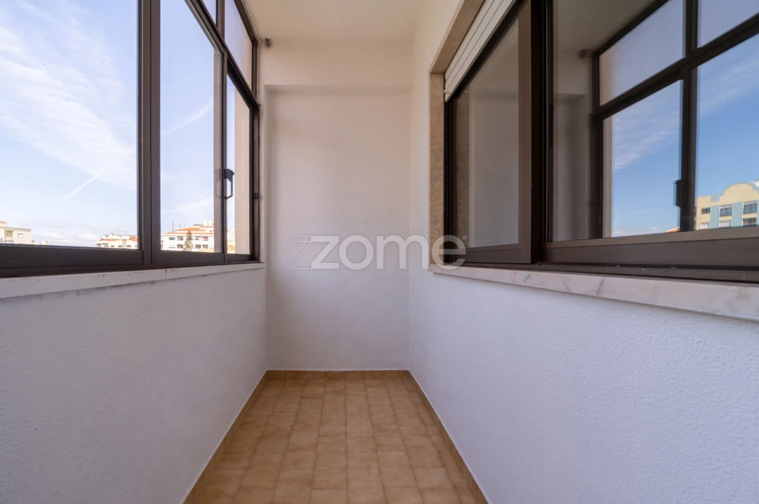 Apartamento T1 para Venda em Cacém e São Marcos Foto 4