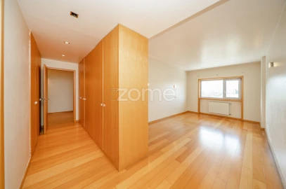 Apartamento T4 para Venda em São Vitor (Braga)