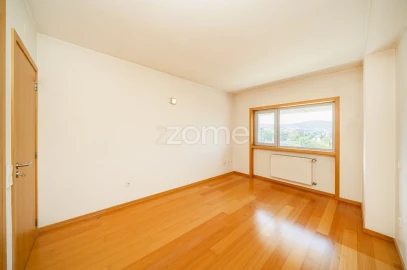Apartamento T4 para Venda em São Vitor (Braga)