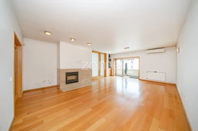 Apartamento T4 para Venda em São Vitor (Braga)