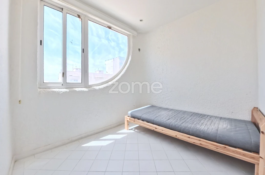 Apartamento T3 para Venda em Quarteira Foto 5