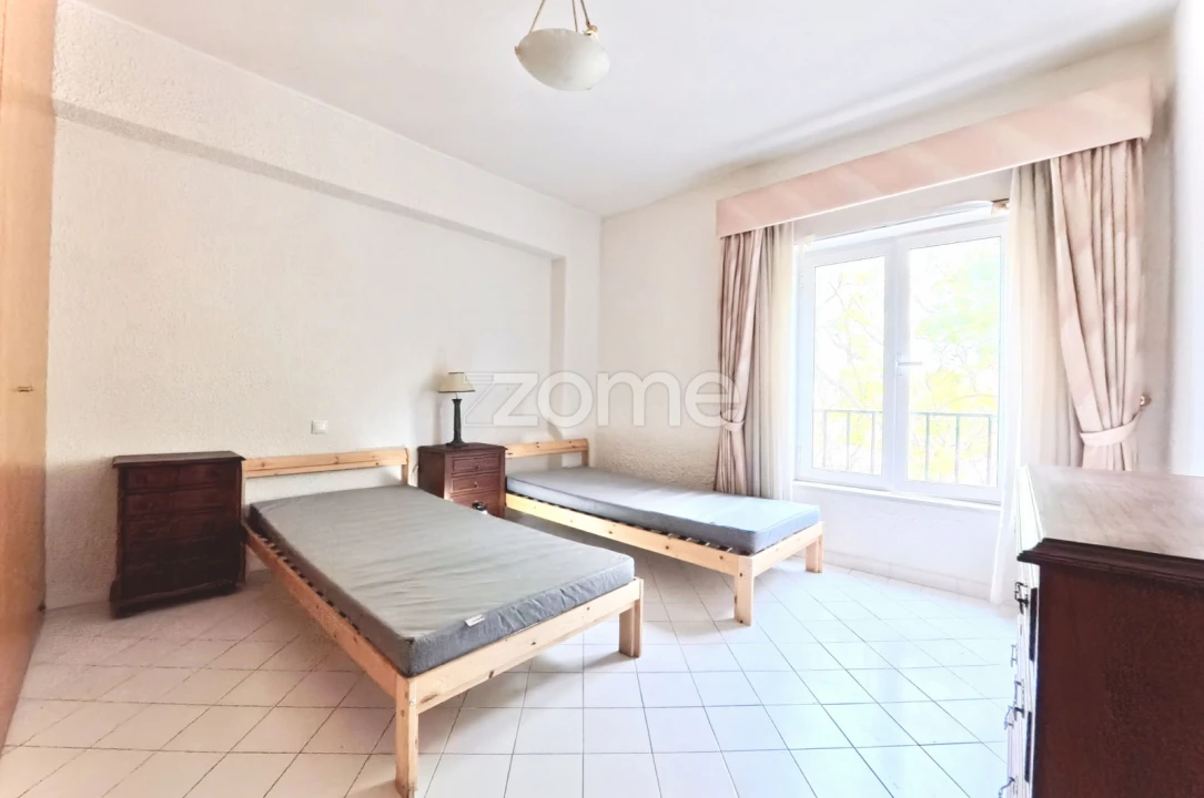 Apartamento T3 para Venda em Quarteira Foto 9