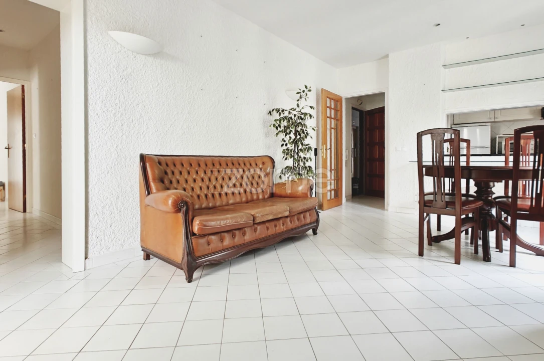 Apartamento T3 para Venda em Quarteira Foto 3