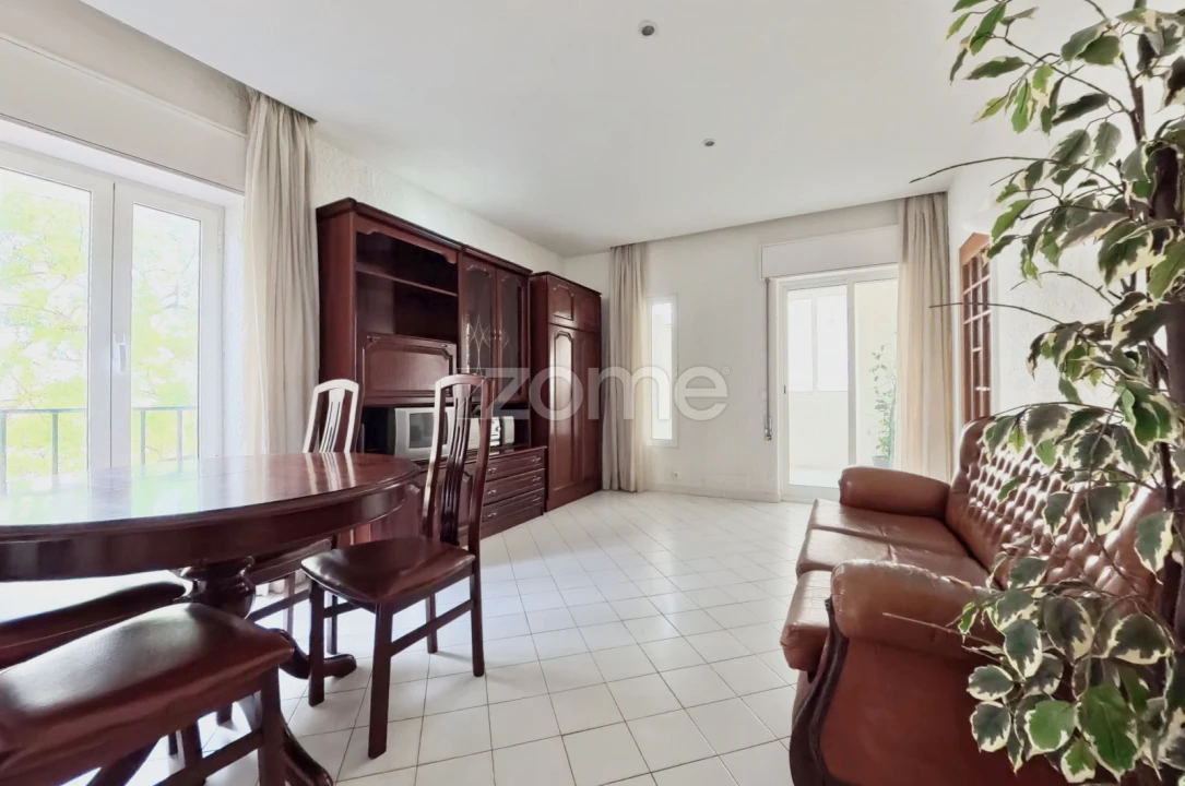 Apartamento T3 para Venda em Quarteira Foto 4