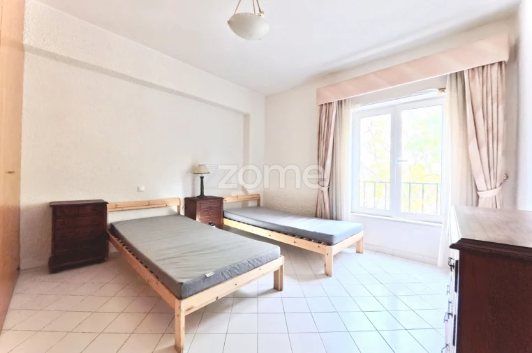 Apartamento T3 para Venda em Quarteira Foto 9