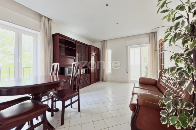 Apartamento T3 para Venda em Quarteira Foto 4