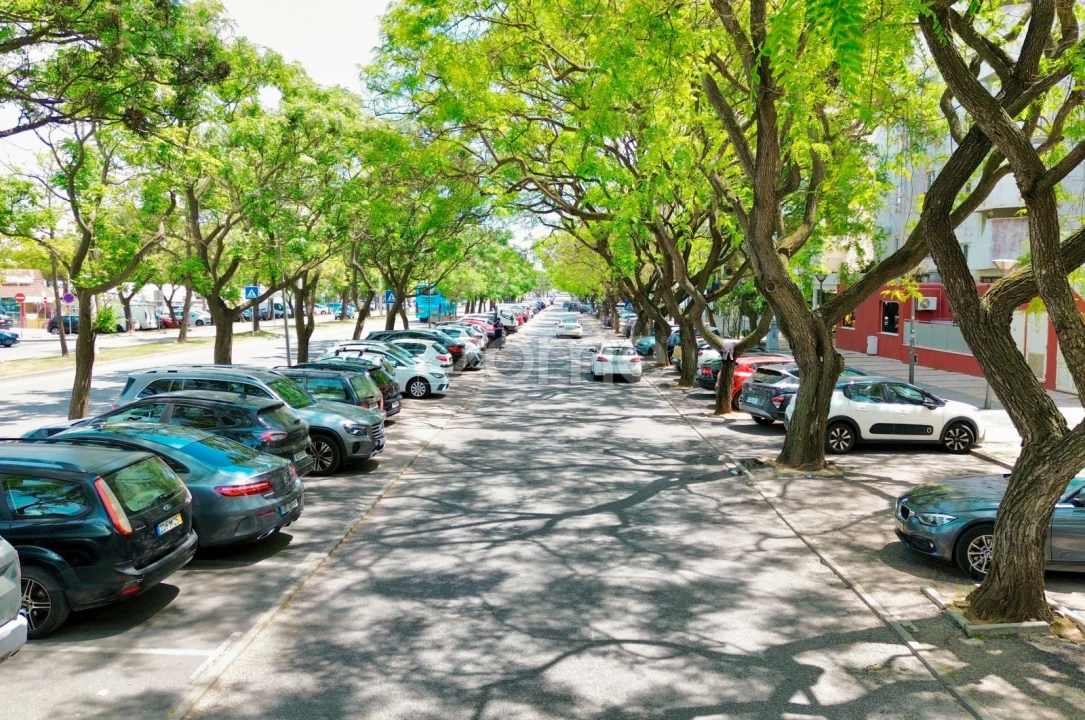 Apartamento T3 para Venda em Quarteira Foto 25