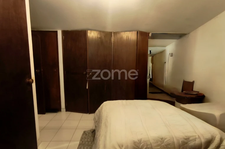 Moradia T2 para Venda em Odiaxere Foto 5