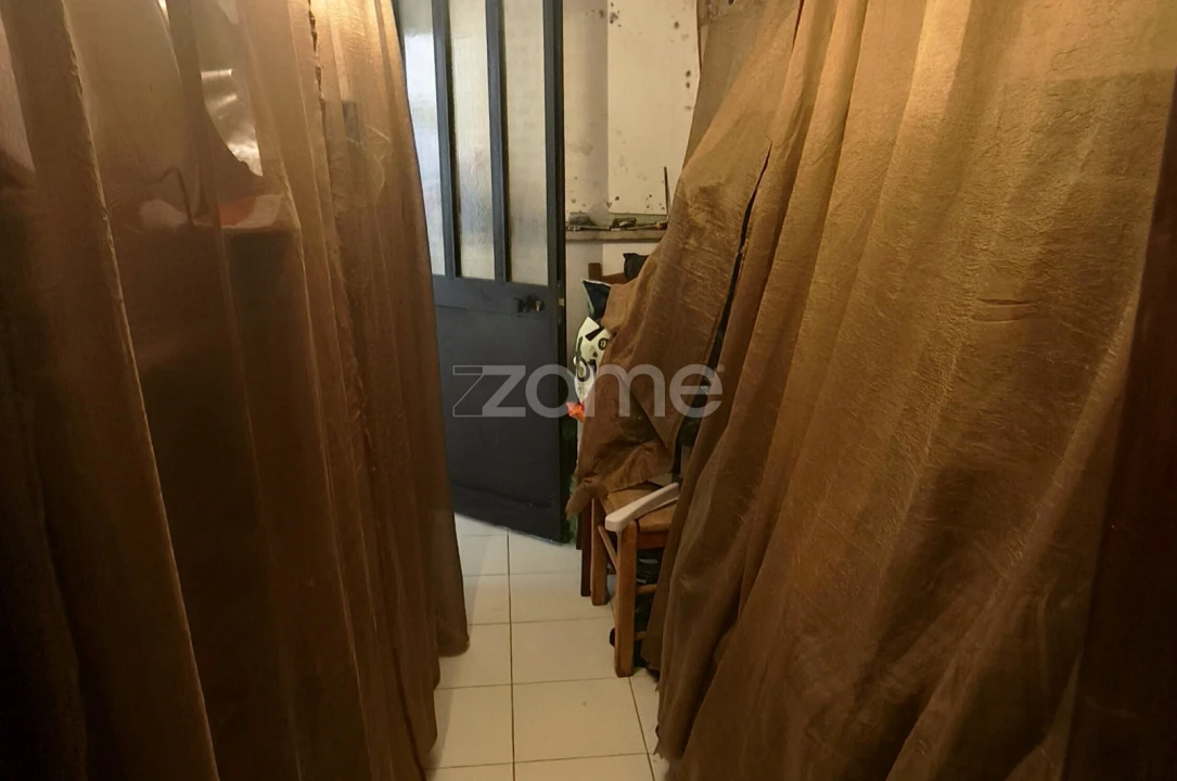 Moradia T2 para Venda em Odiaxere Foto 4