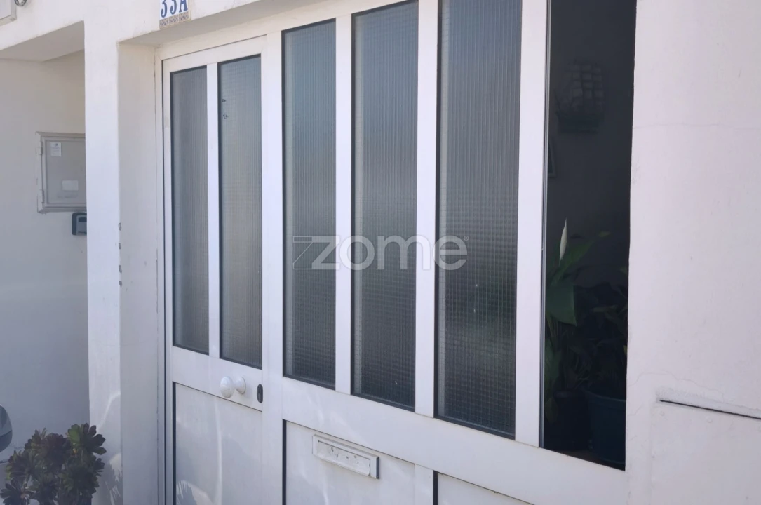 Moradia T2 para Venda em Odiaxere Foto 12