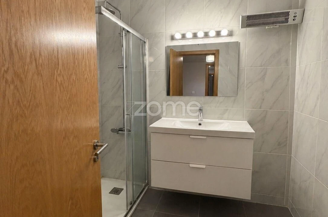 Apartamento T2 para Venda em Venteira Foto 3