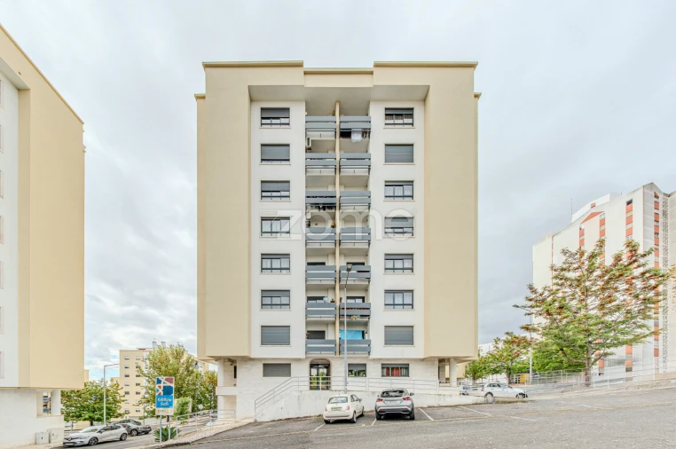 Apartamento T1 para Venda em Santo António dos Cavaleiros e Frielas Foto 21