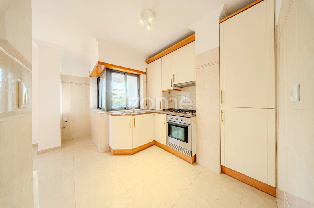 Apartamento T1 para Venda em Santo António dos Cavaleiros e Frielas Foto 7