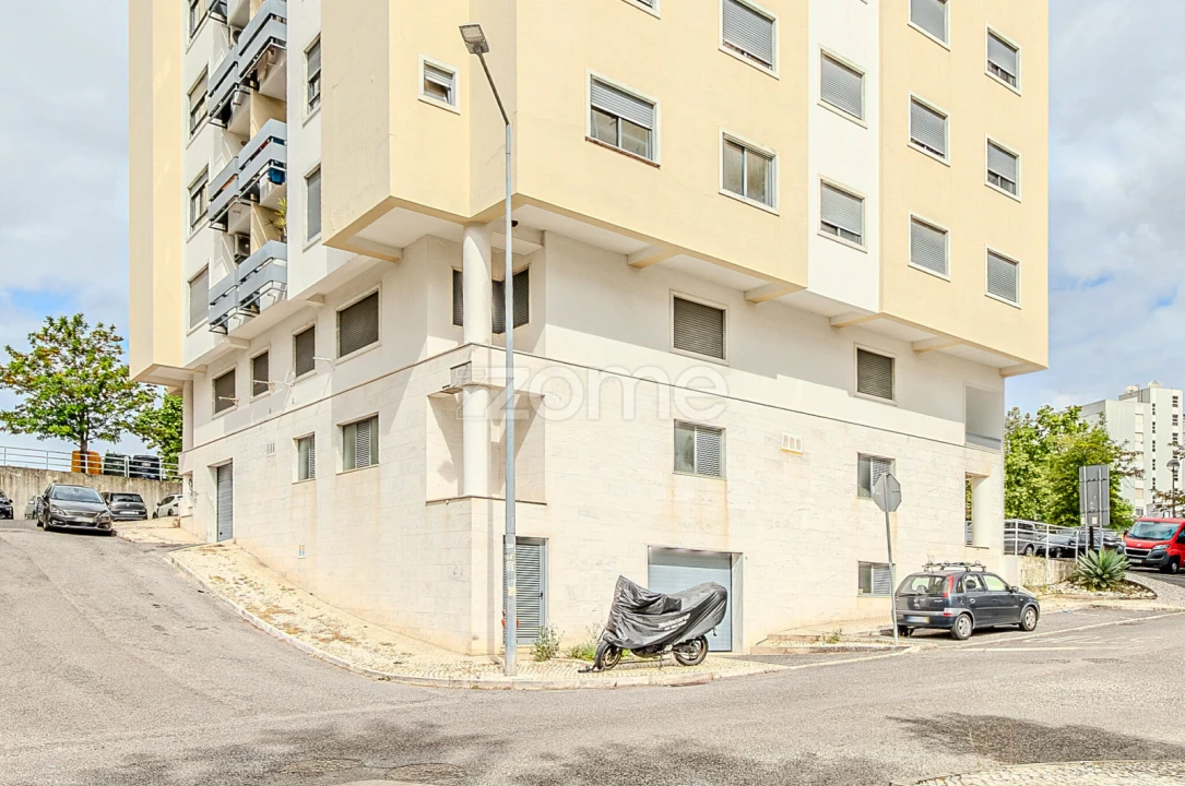 Apartamento T1 para Venda em Santo António dos Cavaleiros e Frielas Foto 22
