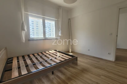 Apartamento T1 para Venda em Massamá e Monte Abraão
