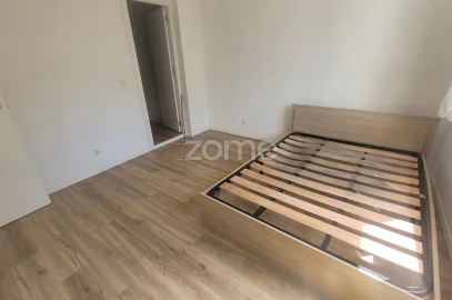 Apartamento T1 para Venda em Massamá e Monte Abraão